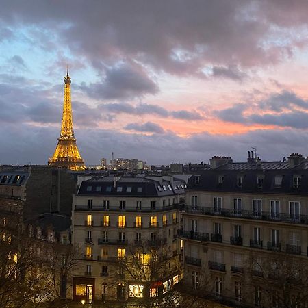 The Room Of The Eiffel Tower Paris Bagian luar foto