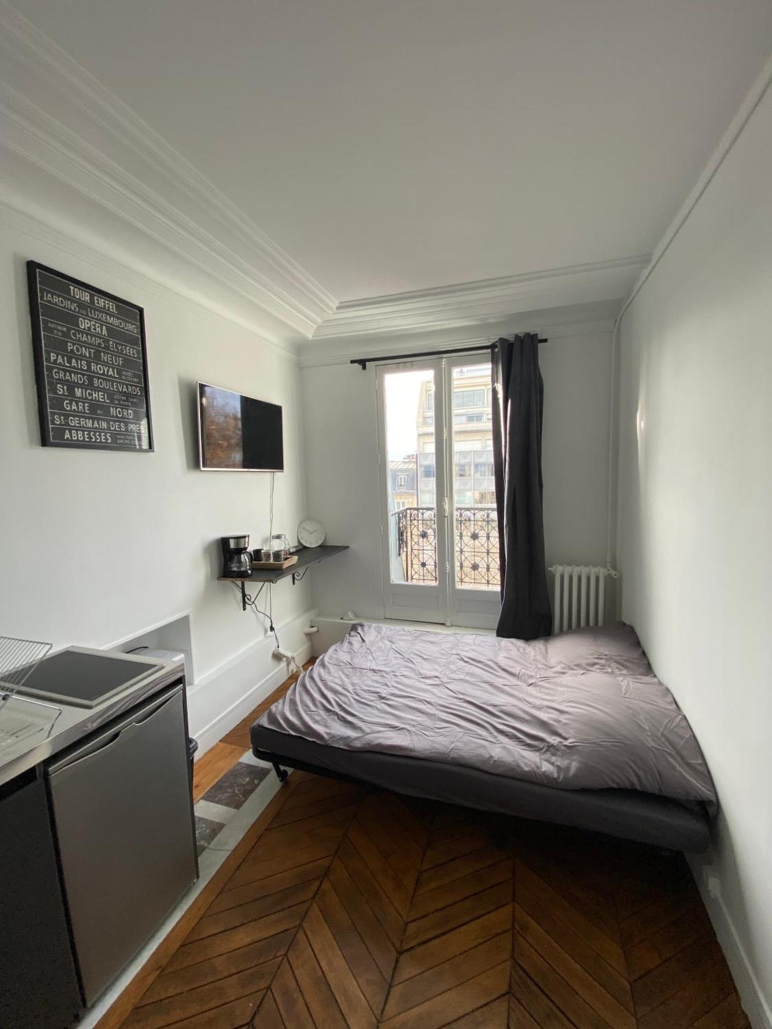 The Room Of The Eiffel Tower Paris Bagian luar foto